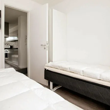 6 Person In Appartement